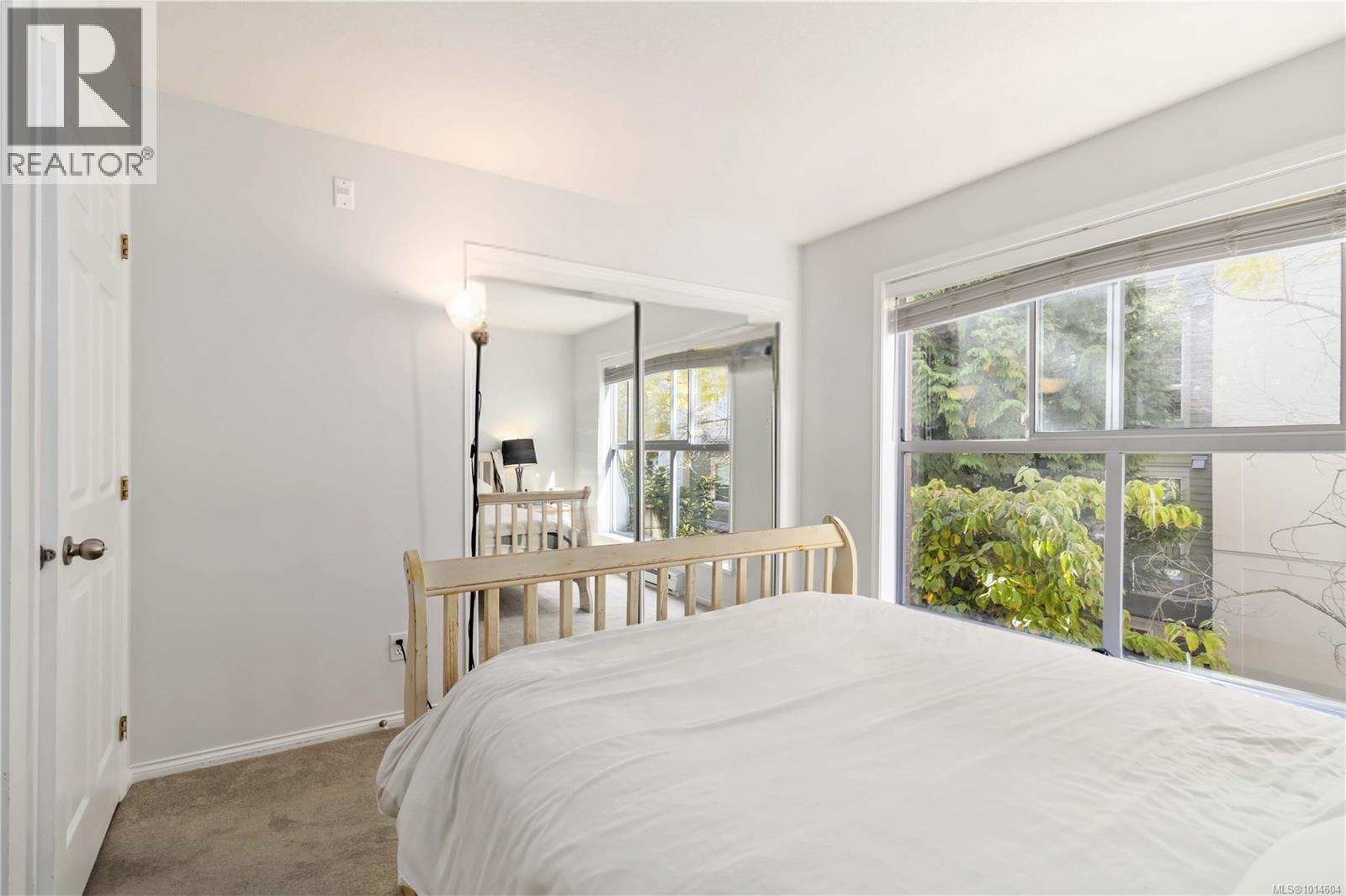 302 1710 Fort Street, Victoria