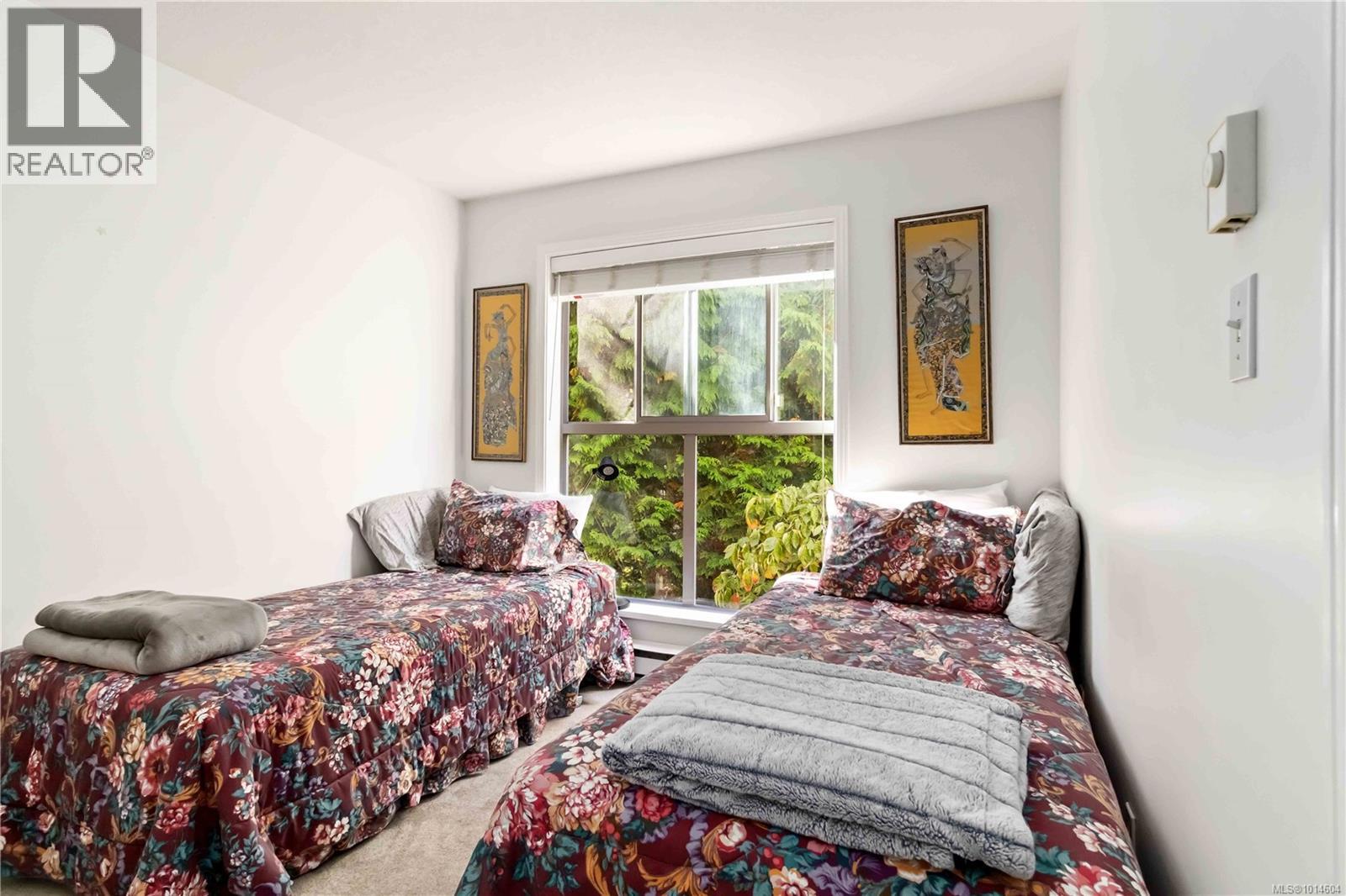 302 1710 Fort Street, Victoria
