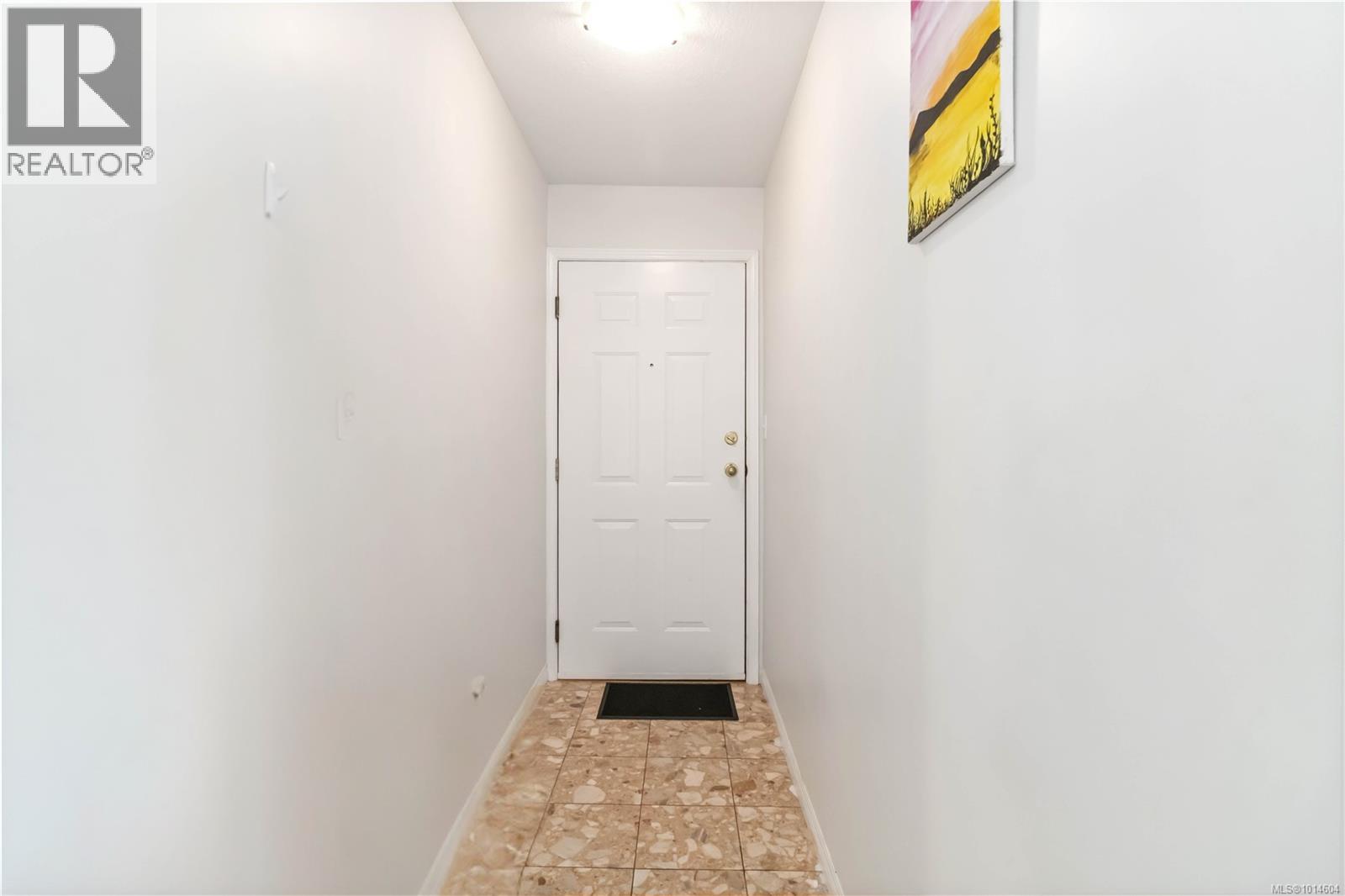 302 1710 Fort Street, Victoria