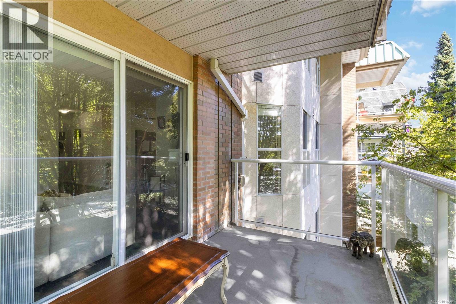 302 1710 Fort Street, Victoria
