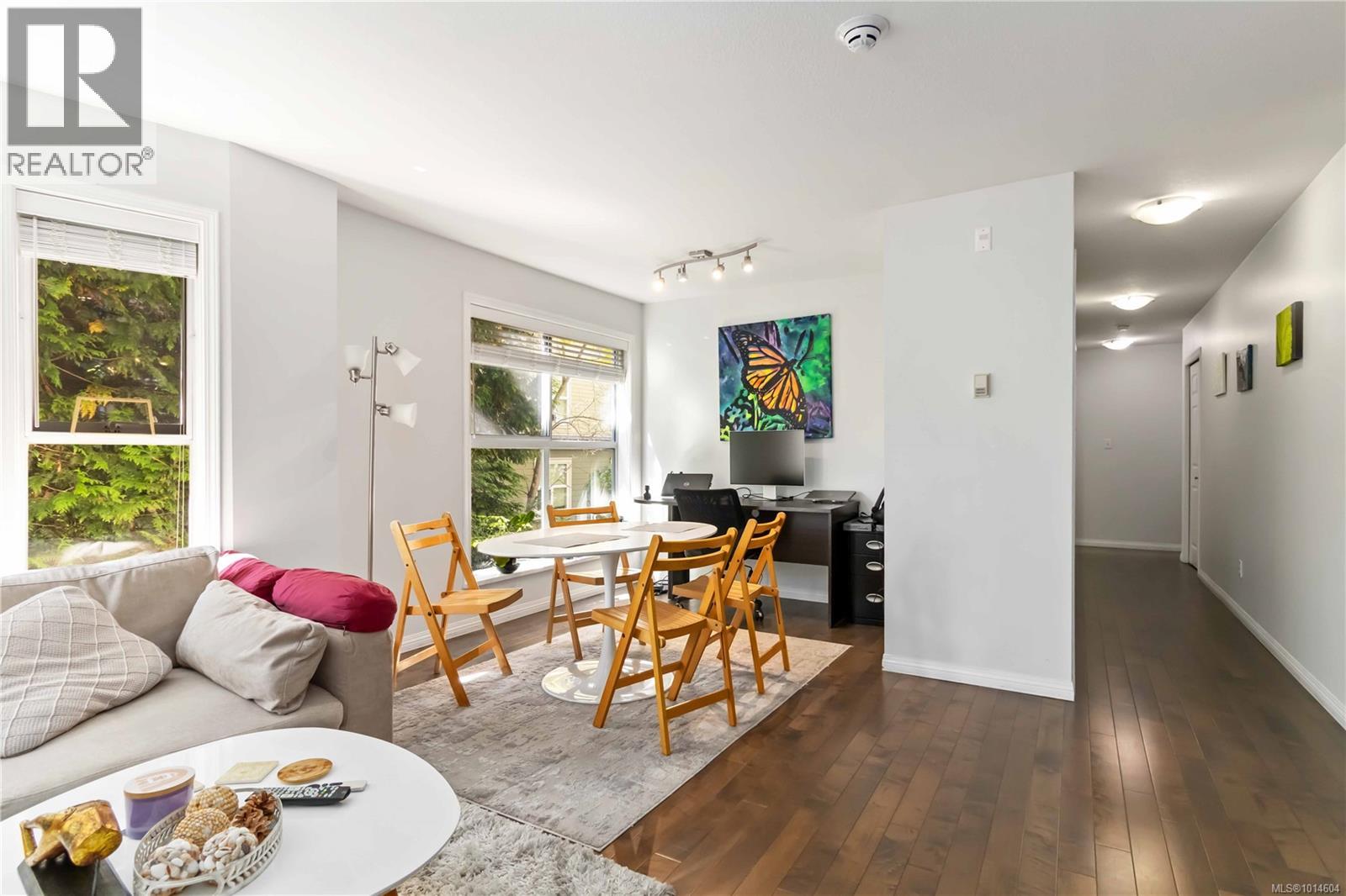 302 1710 Fort Street, Victoria