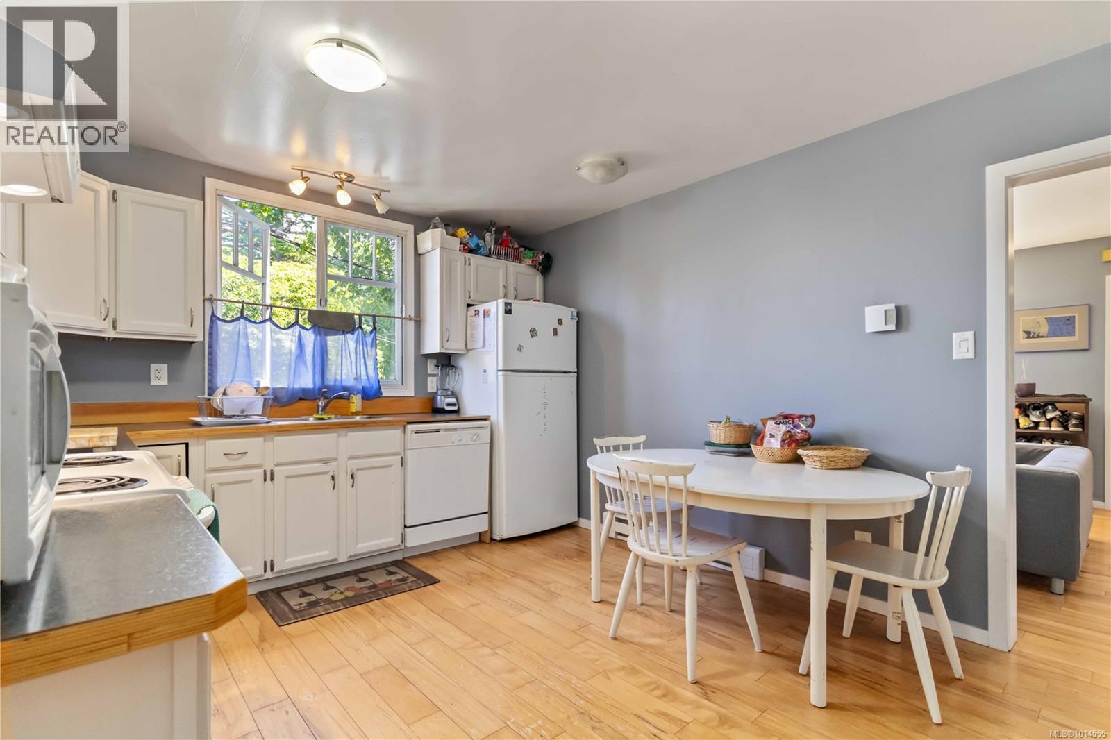  1334 Pembroke Street, Victoria