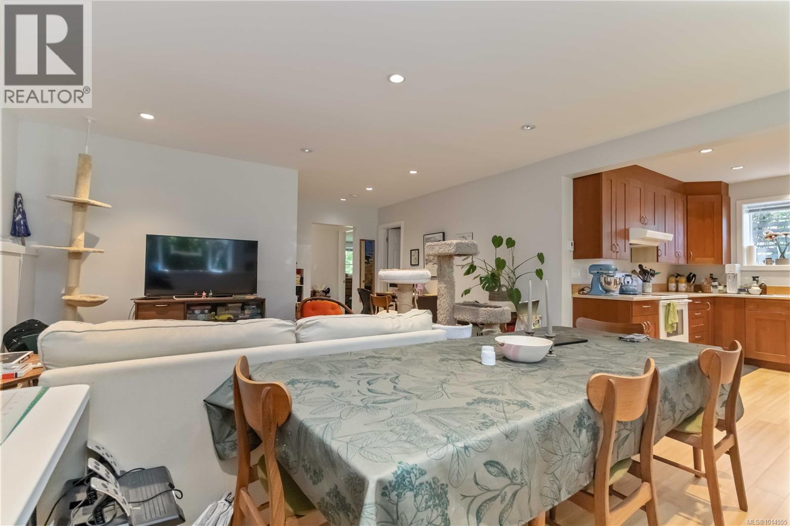  1334 Pembroke Street, Victoria