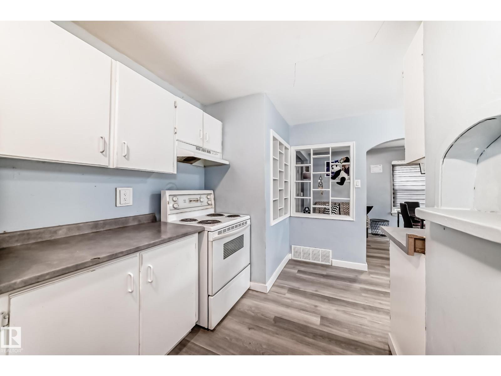 11951 77 ST NW NW, Edmonton