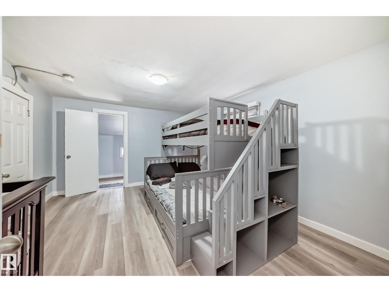 11951 77 ST NW NW, Edmonton