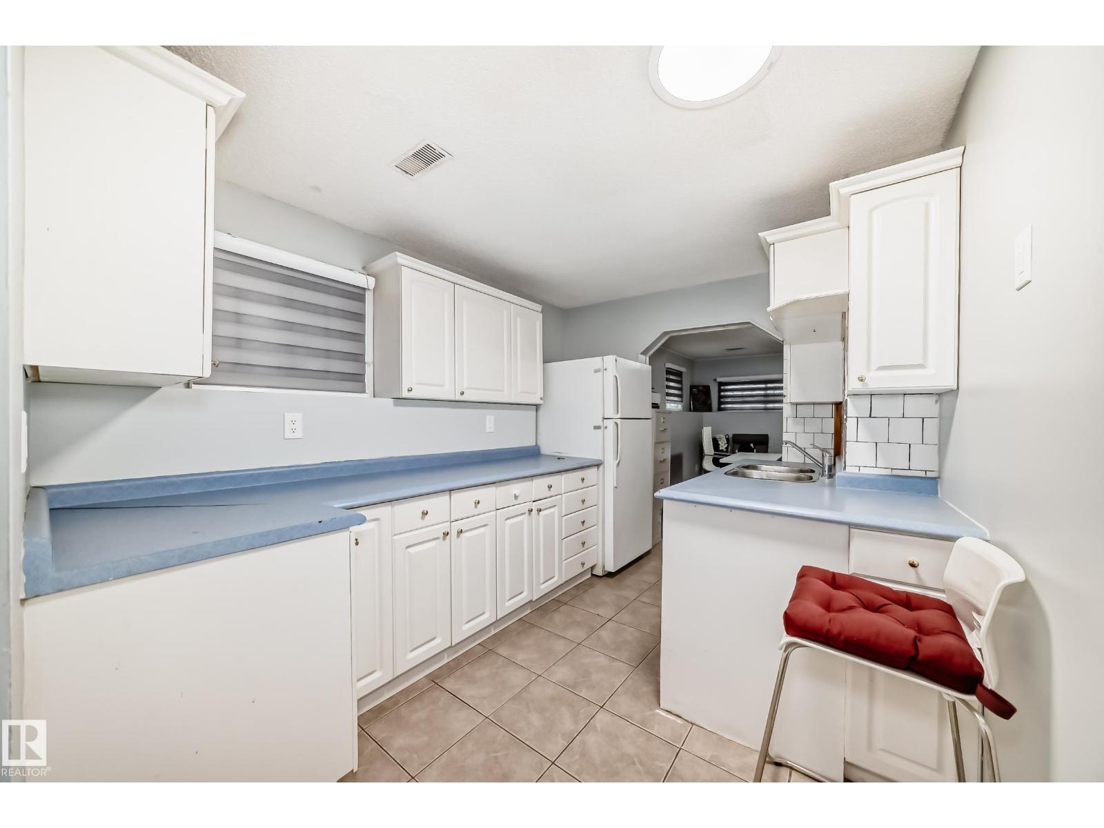 11951 77 ST NW NW, Edmonton