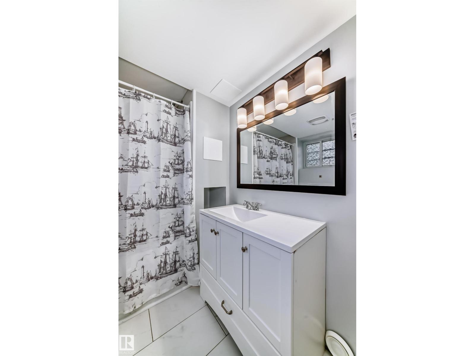 11951 77 ST NW NW, Edmonton