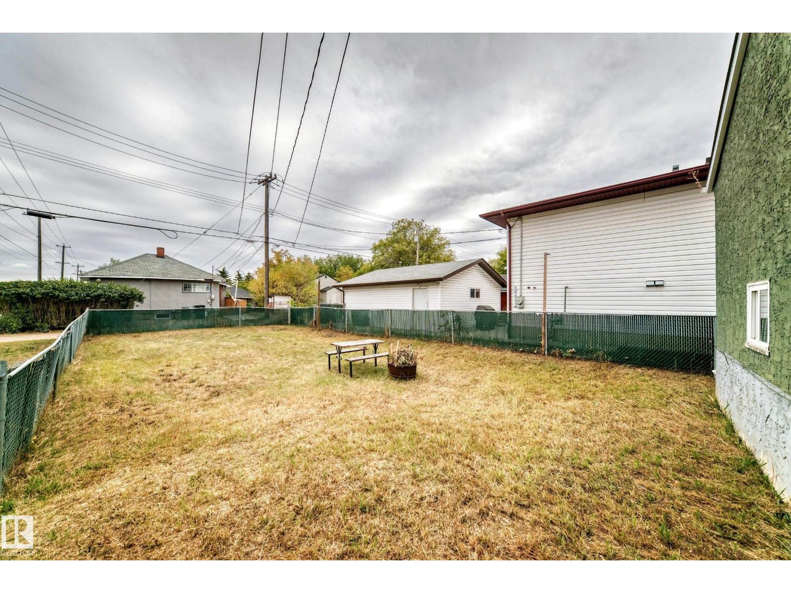 11951 77 ST NW NW, Edmonton