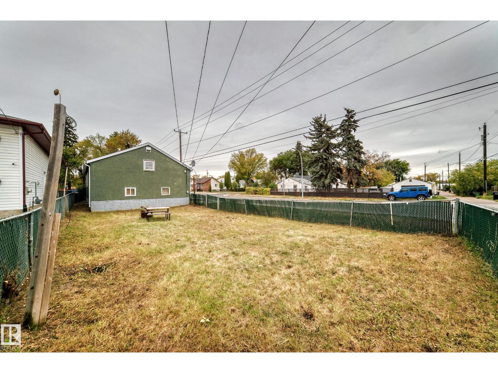 11951 77 ST NW NW, Edmonton