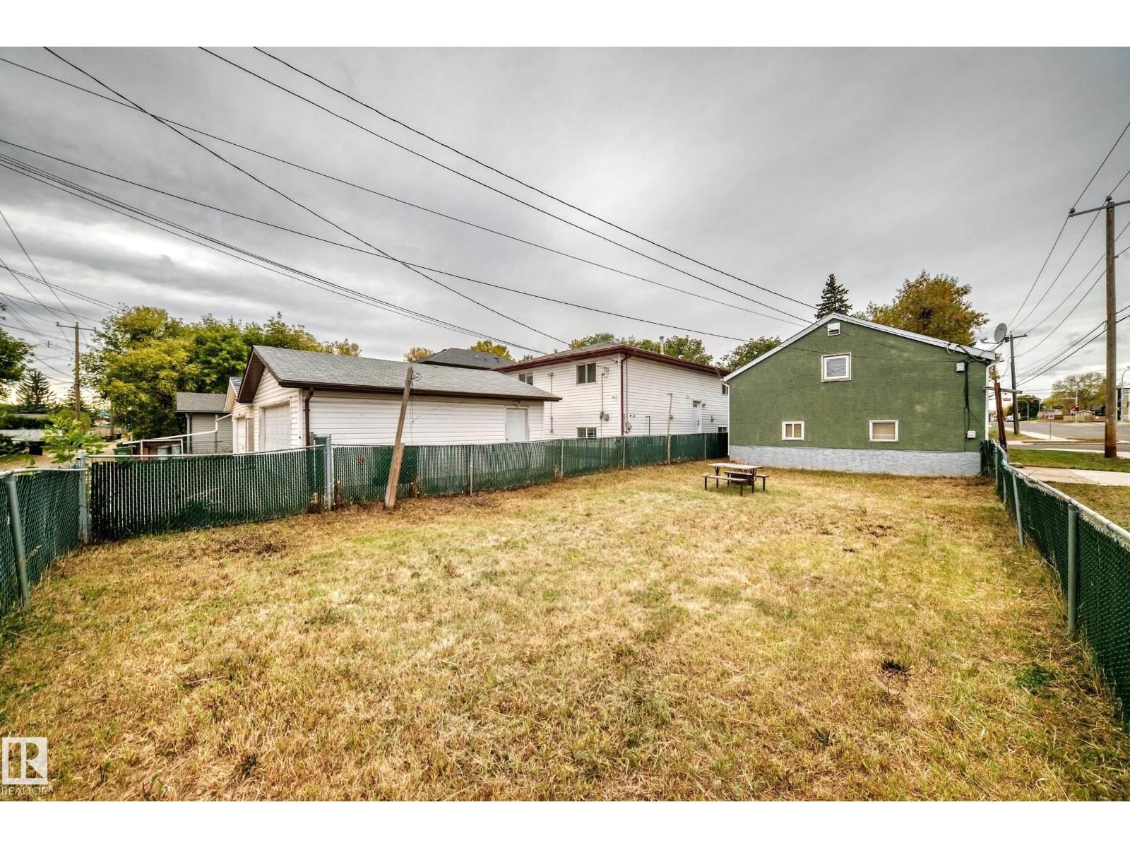 11951 77 ST NW NW, Edmonton