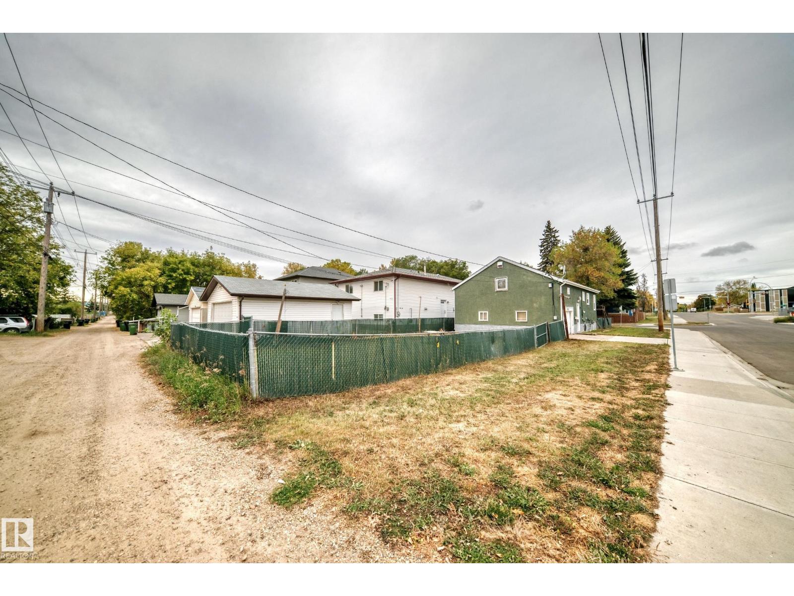 11951 77 ST NW NW, Edmonton