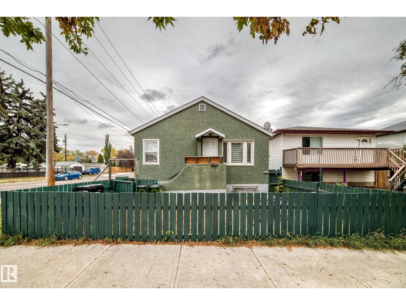 11951 77 ST NW NW, Edmonton