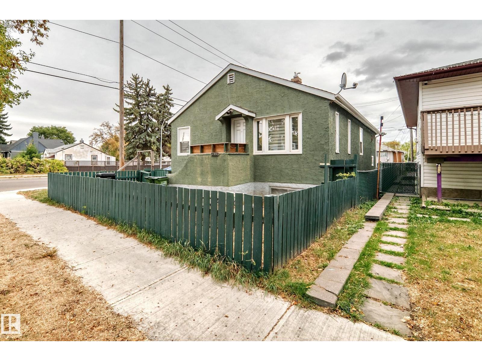 11951 77 ST NW NW, Edmonton