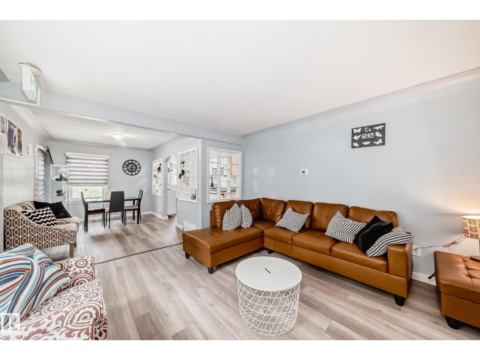 11951 77 ST NW NW, Edmonton