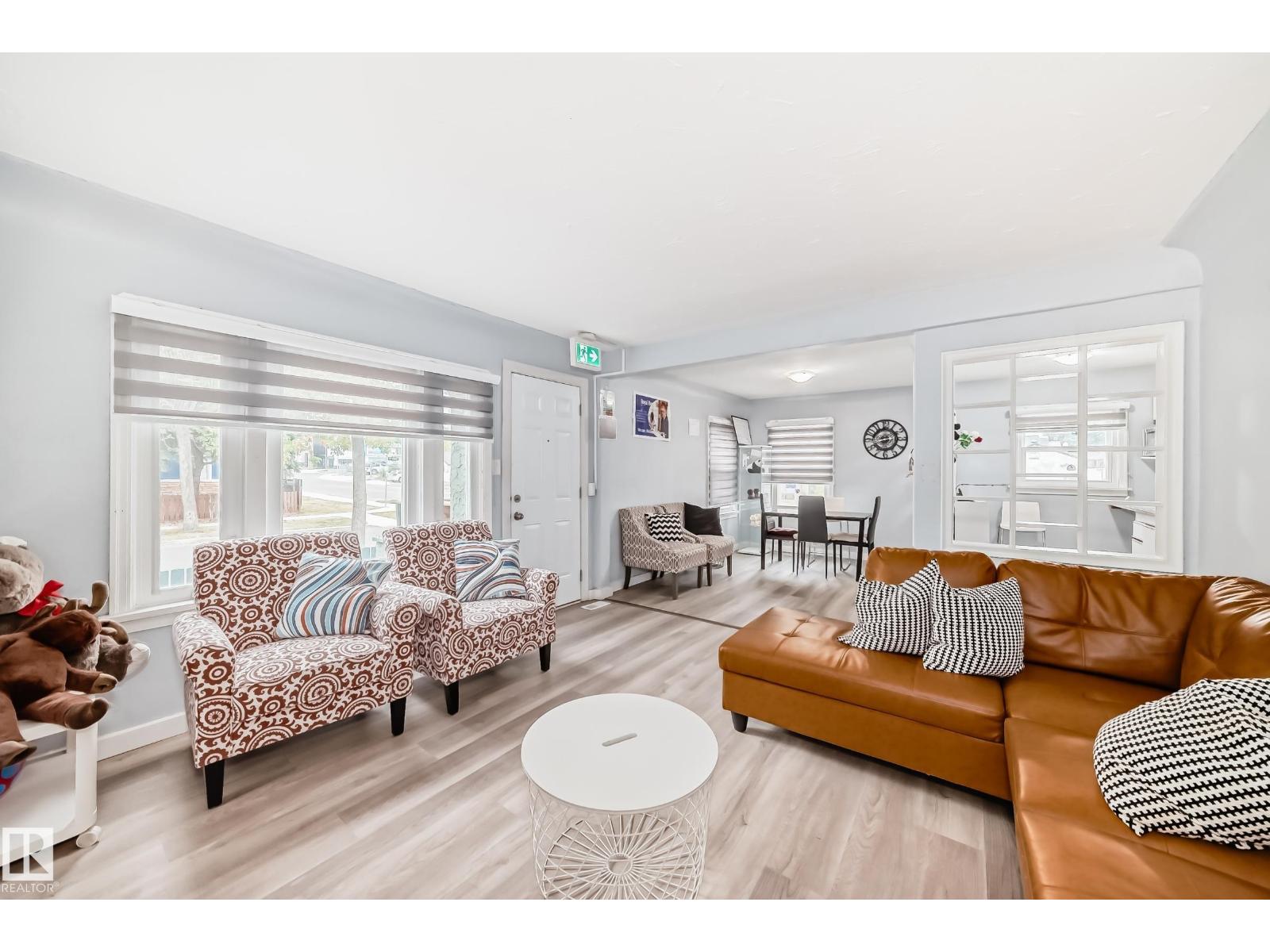 11951 77 ST NW NW, Edmonton