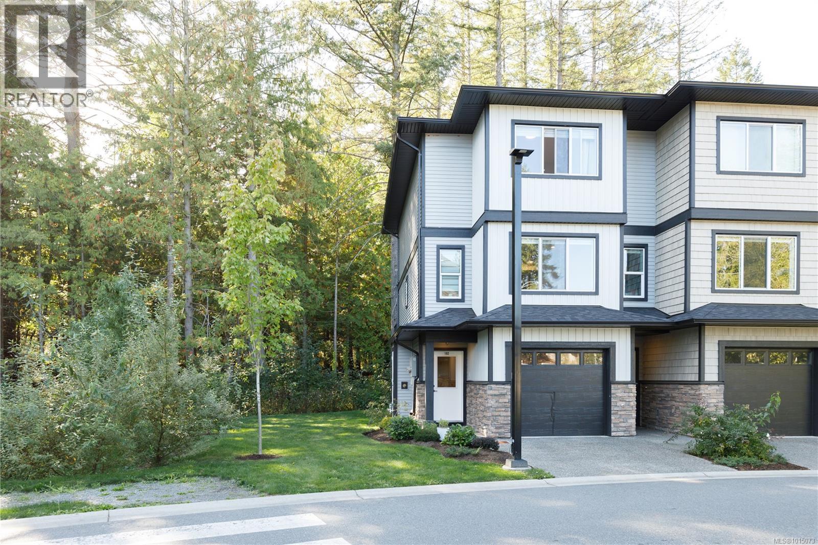 102 600 Ninth St, Nanaimo