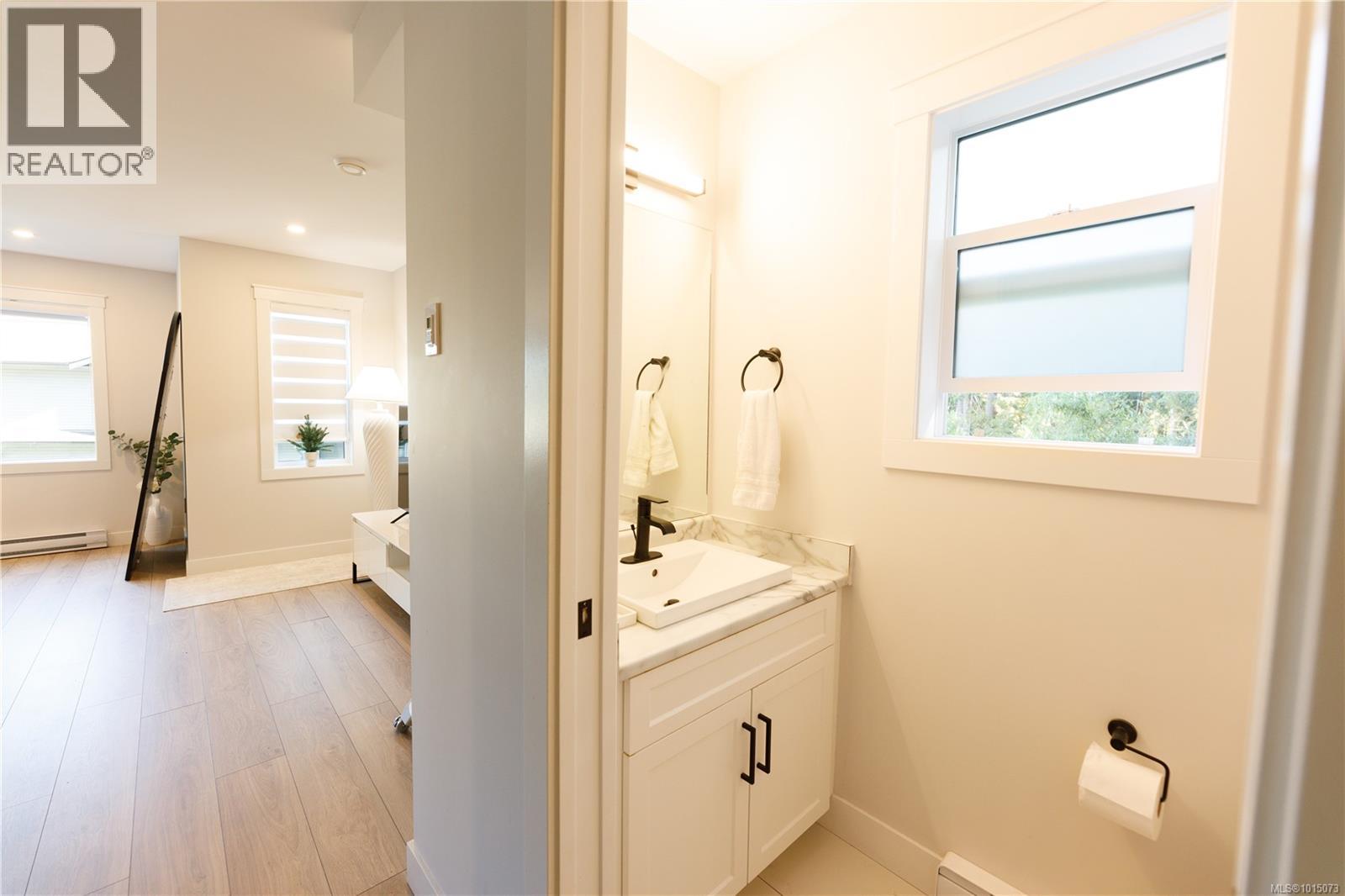 102 600 Ninth St, Nanaimo