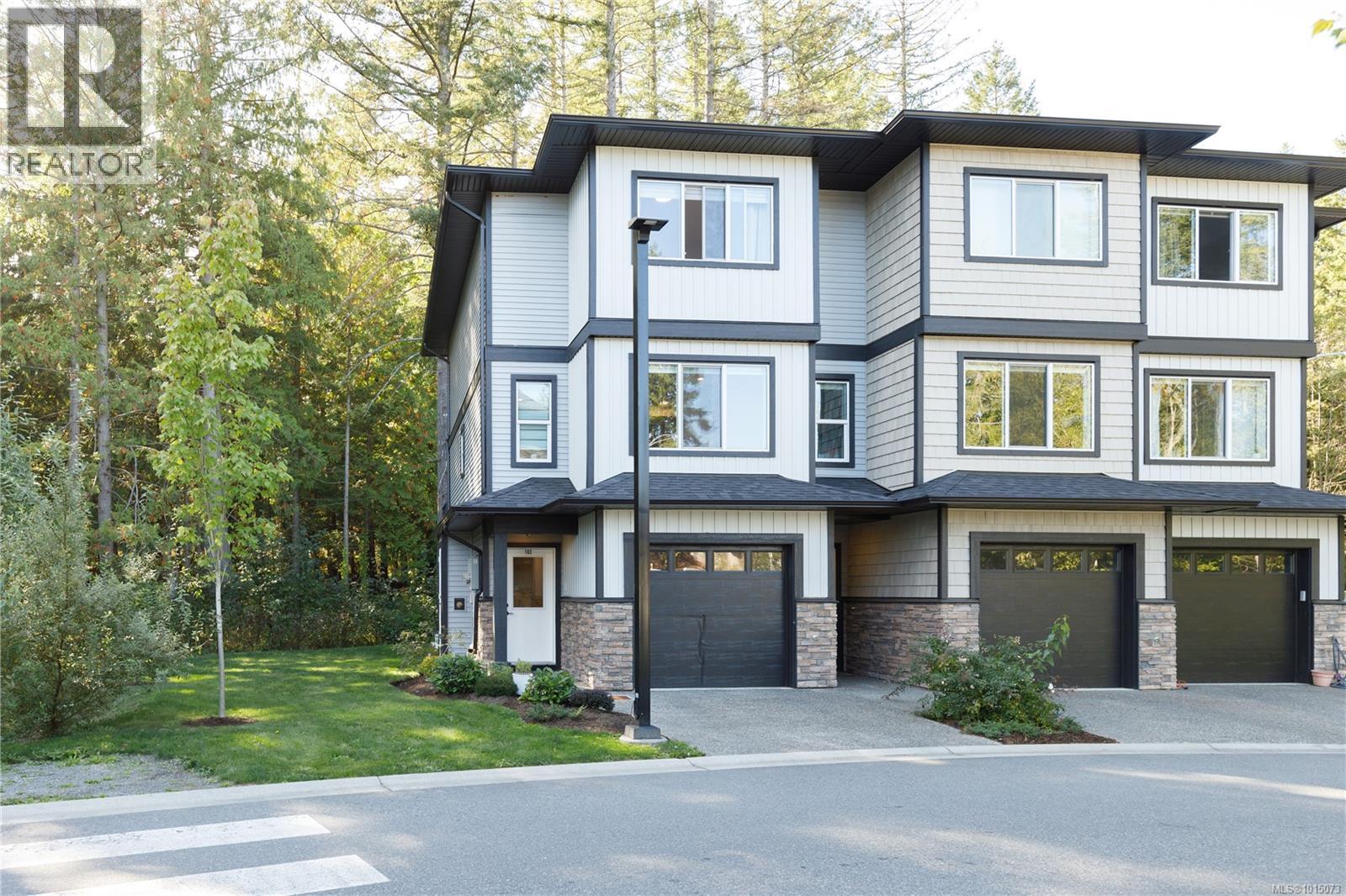 102 600 Ninth St, Nanaimo