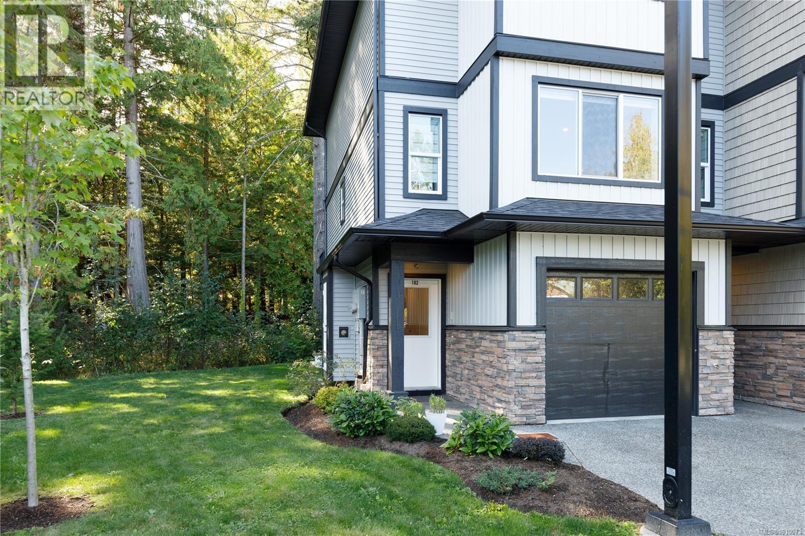 102 600 Ninth St, Nanaimo