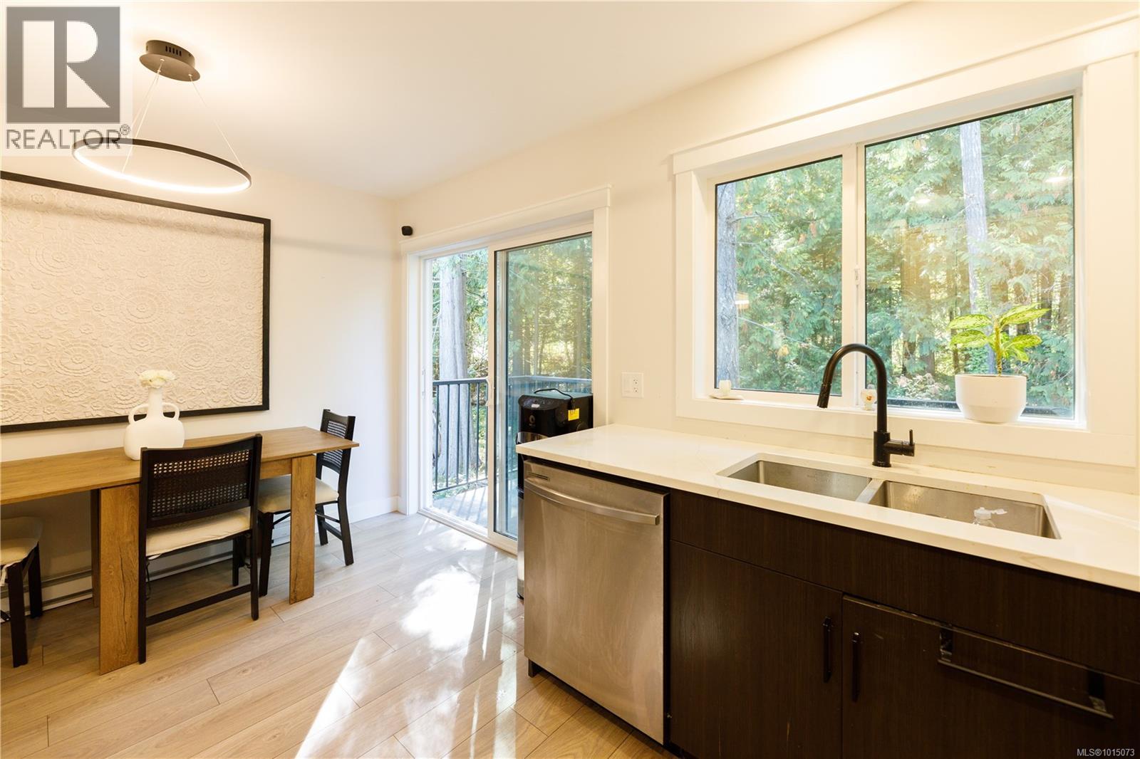102 600 Ninth St, Nanaimo