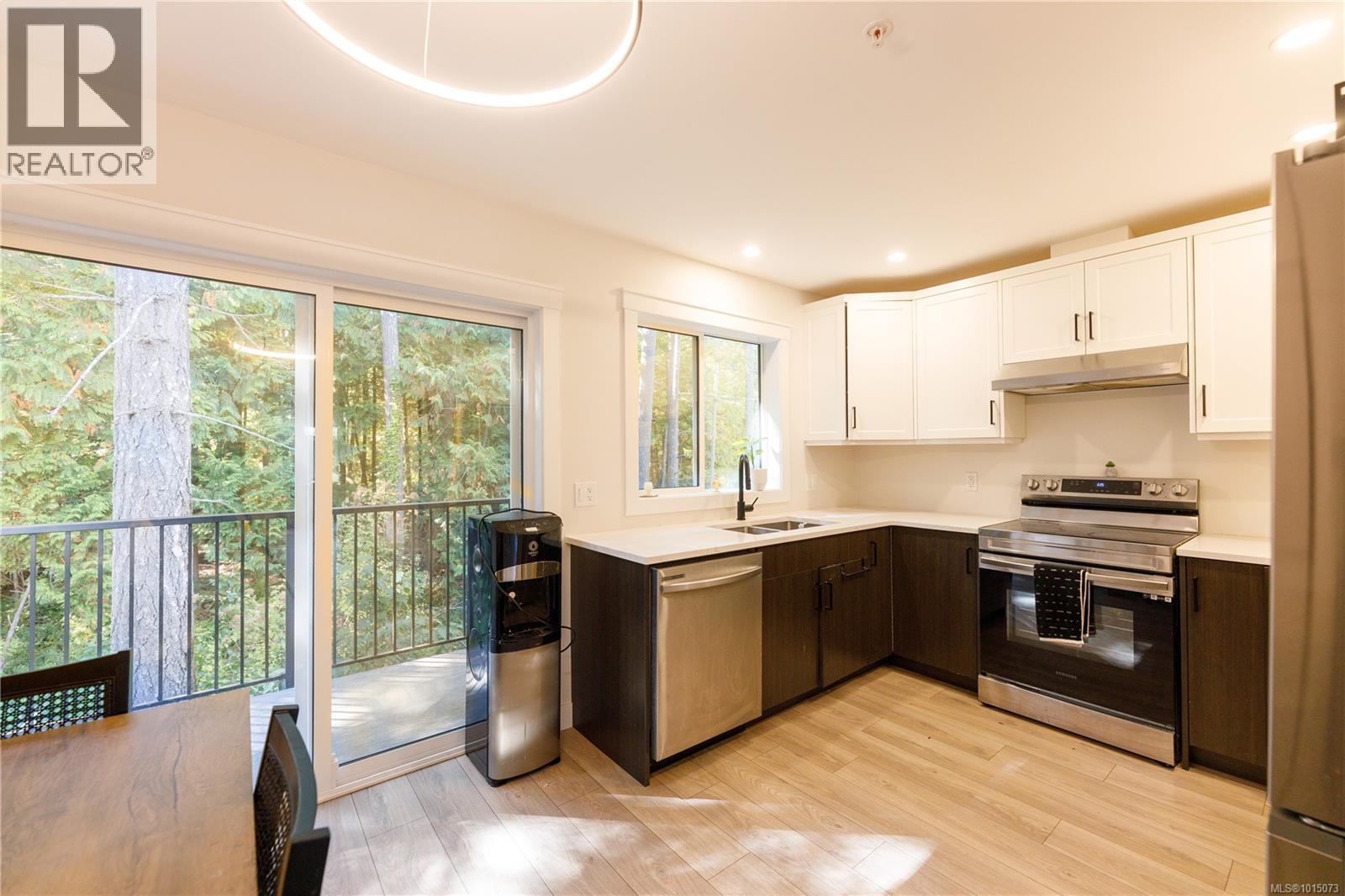102 600 Ninth St, Nanaimo
