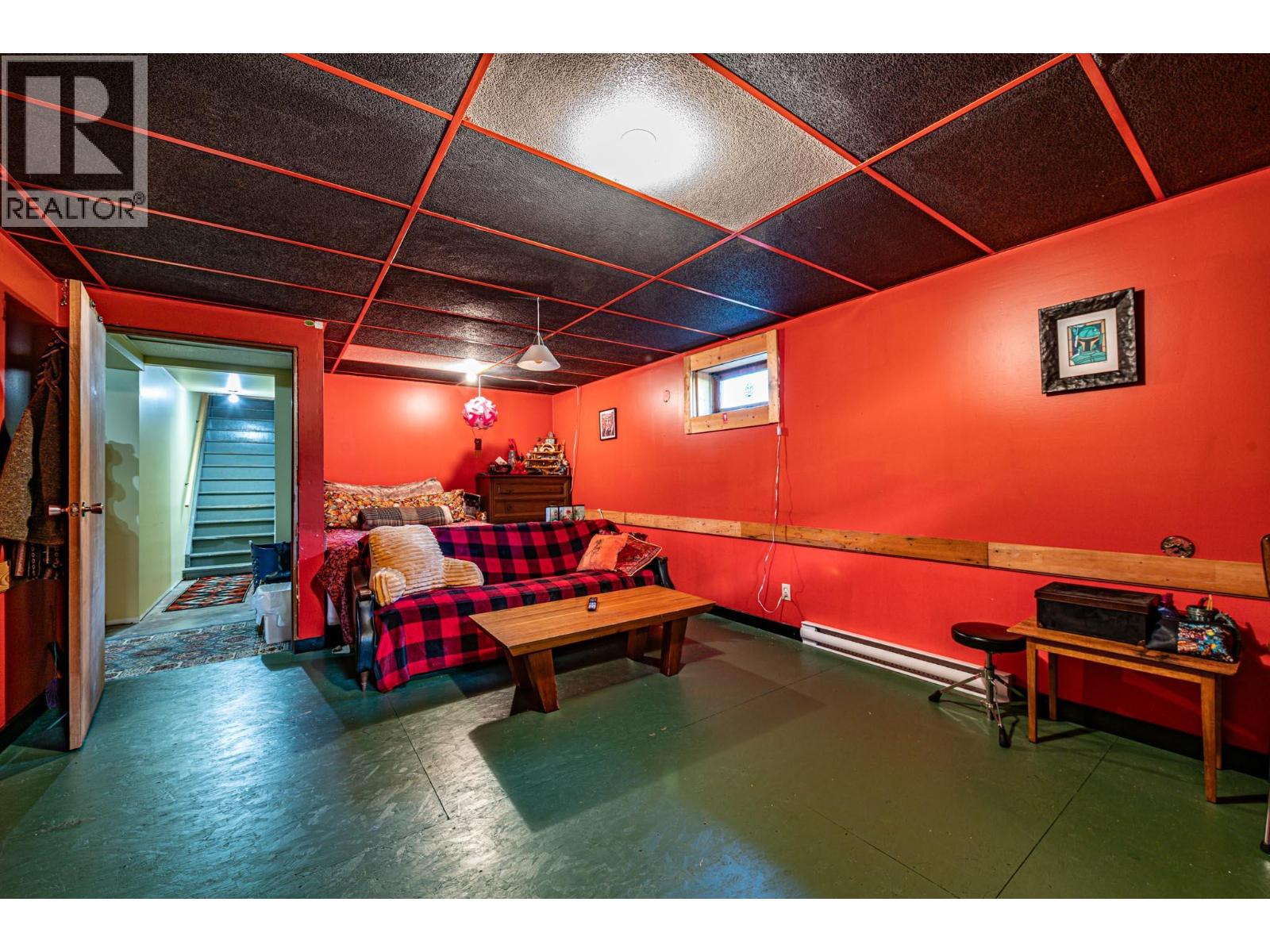 804 Cedar Avenue, Salmo