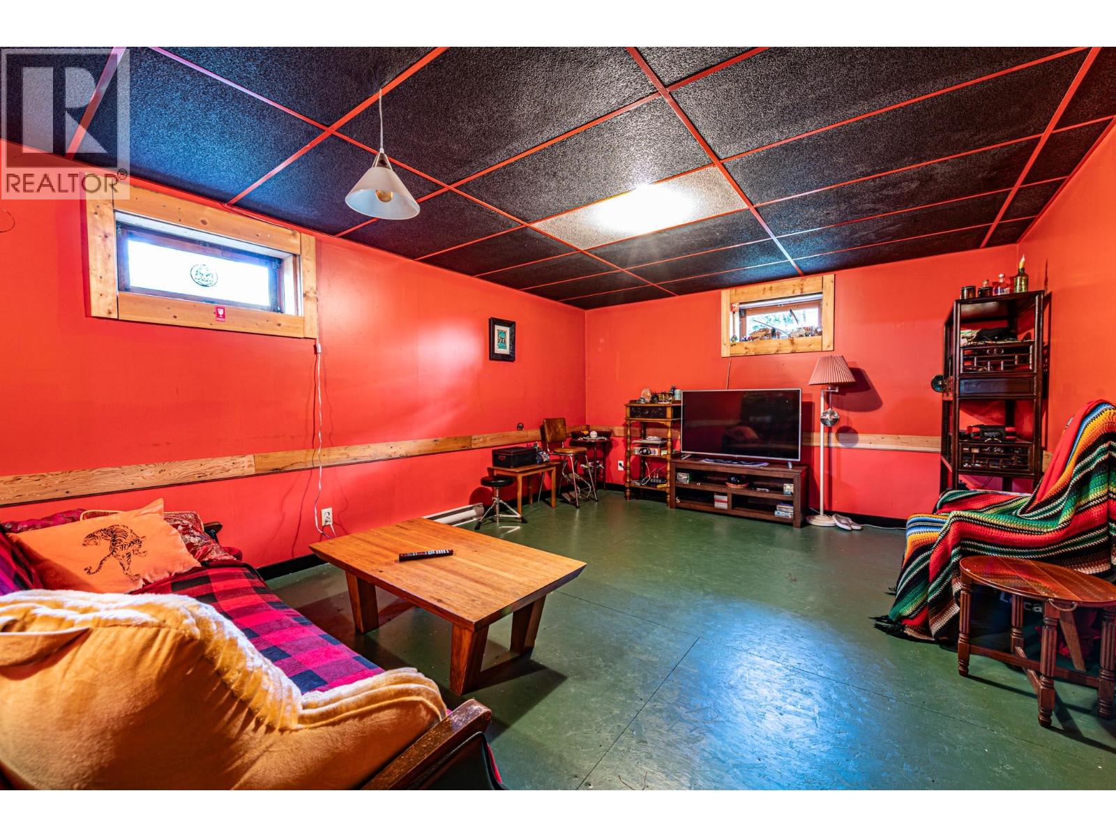 804 Cedar Avenue, Salmo