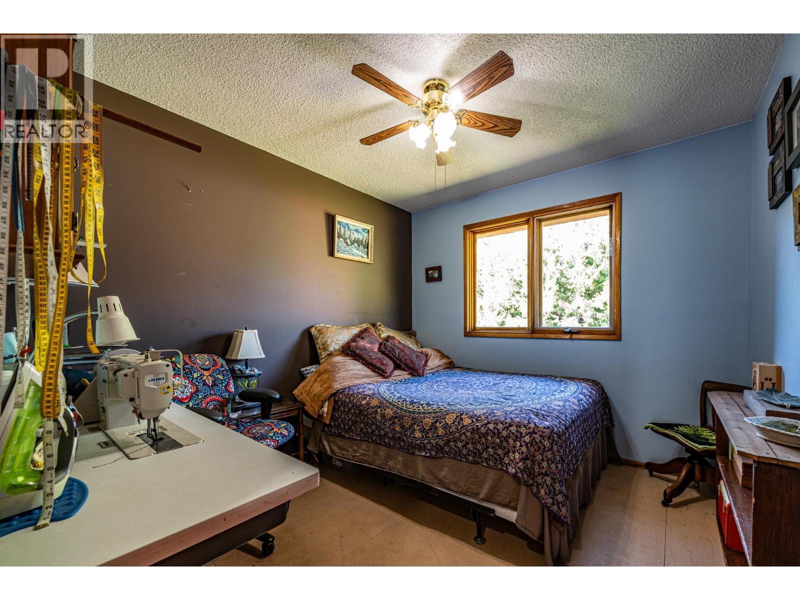 804 Cedar Avenue, Salmo