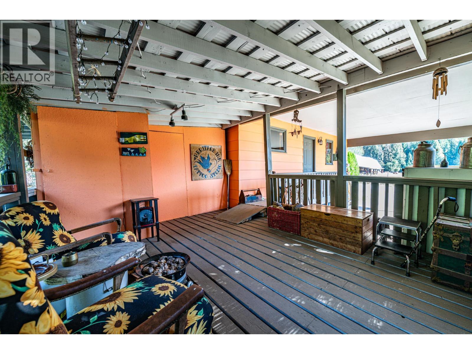 804 Cedar Avenue, Salmo