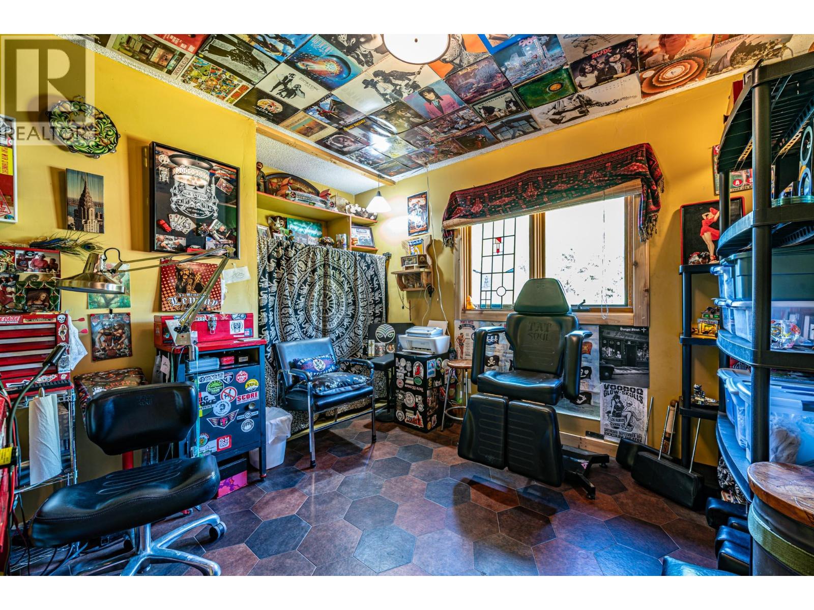 804 Cedar Avenue, Salmo
