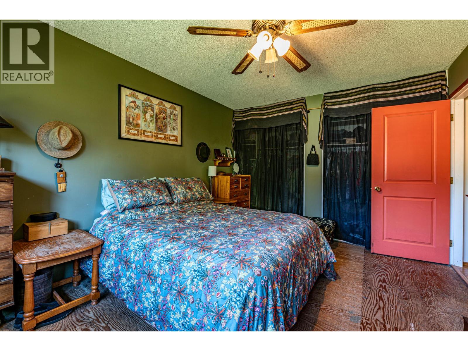 804 Cedar Avenue, Salmo