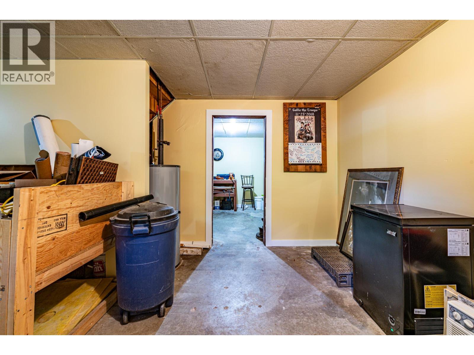 804 Cedar Avenue, Salmo