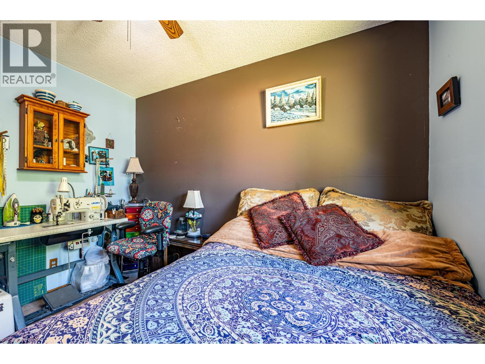 804 Cedar Avenue, Salmo