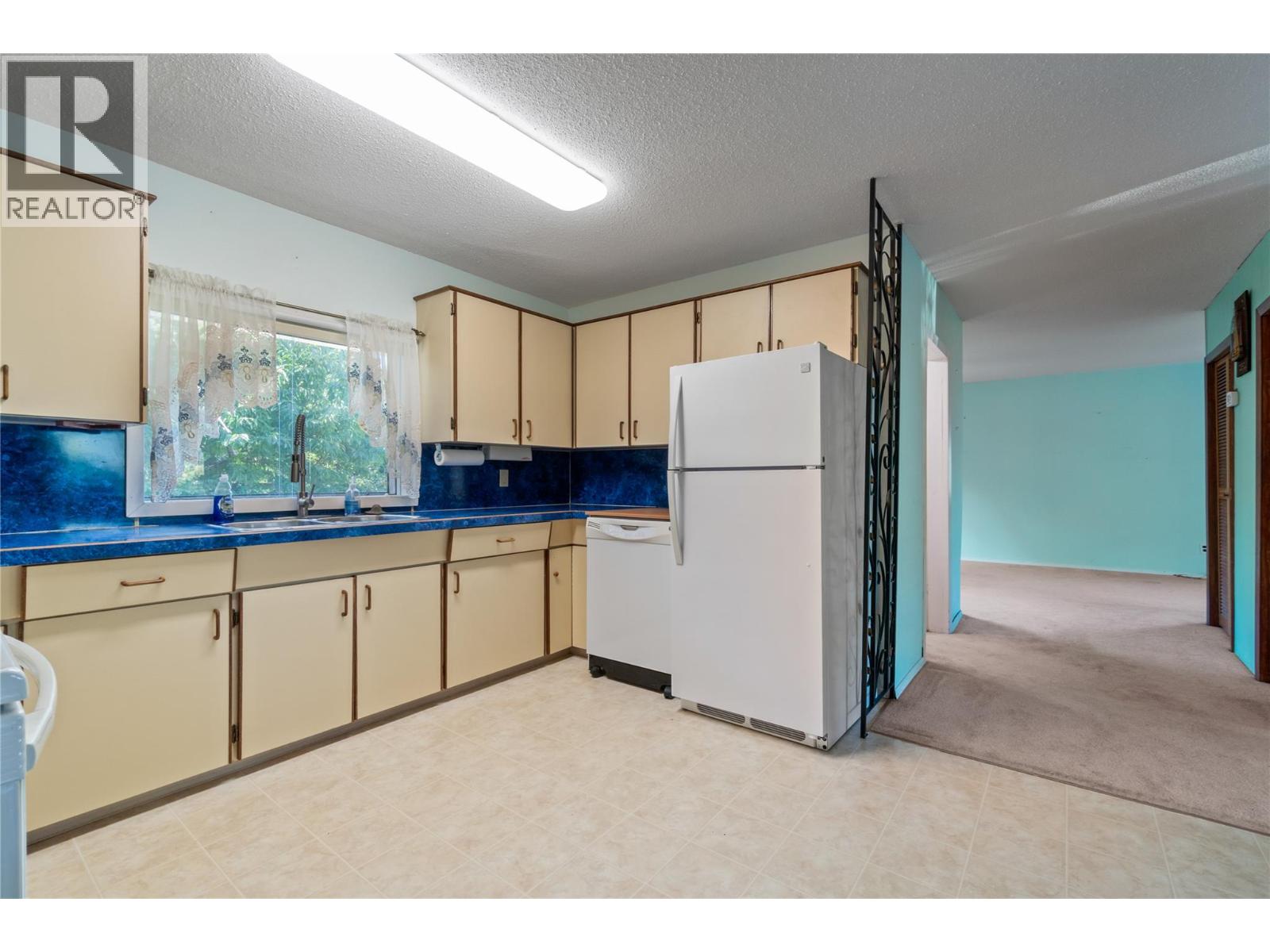 2602 Blind Bay Road, Blind Bay