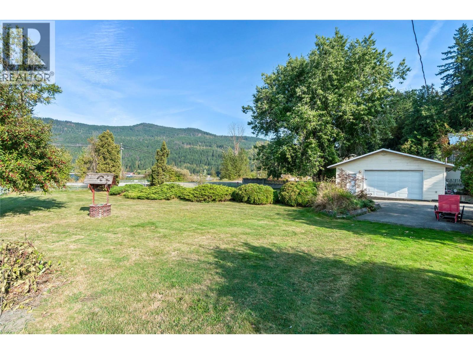 2602 Blind Bay Road, Blind Bay