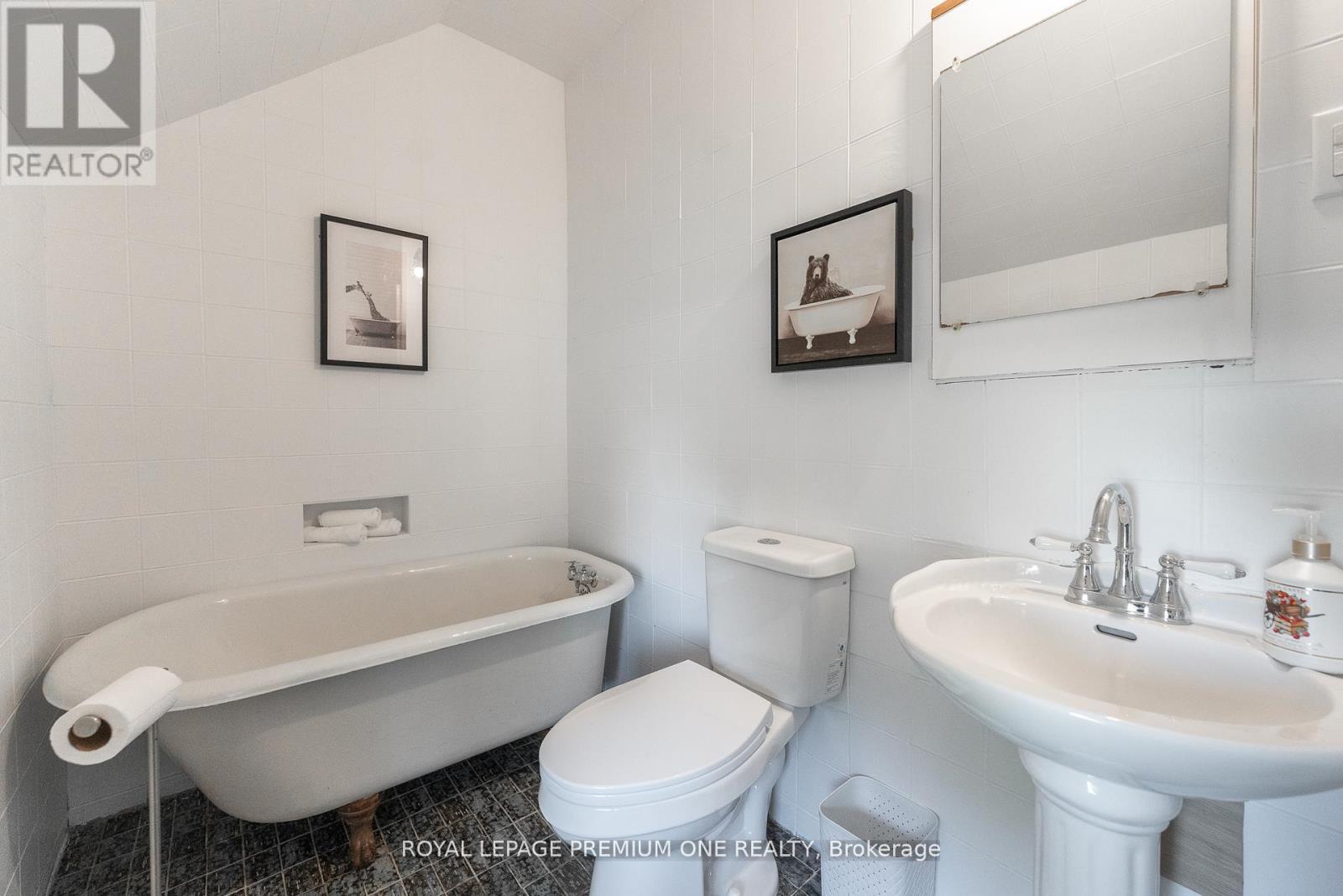 Single Family House for Sale in  HEART LAKE ROAD Caledon (Inglewood) 