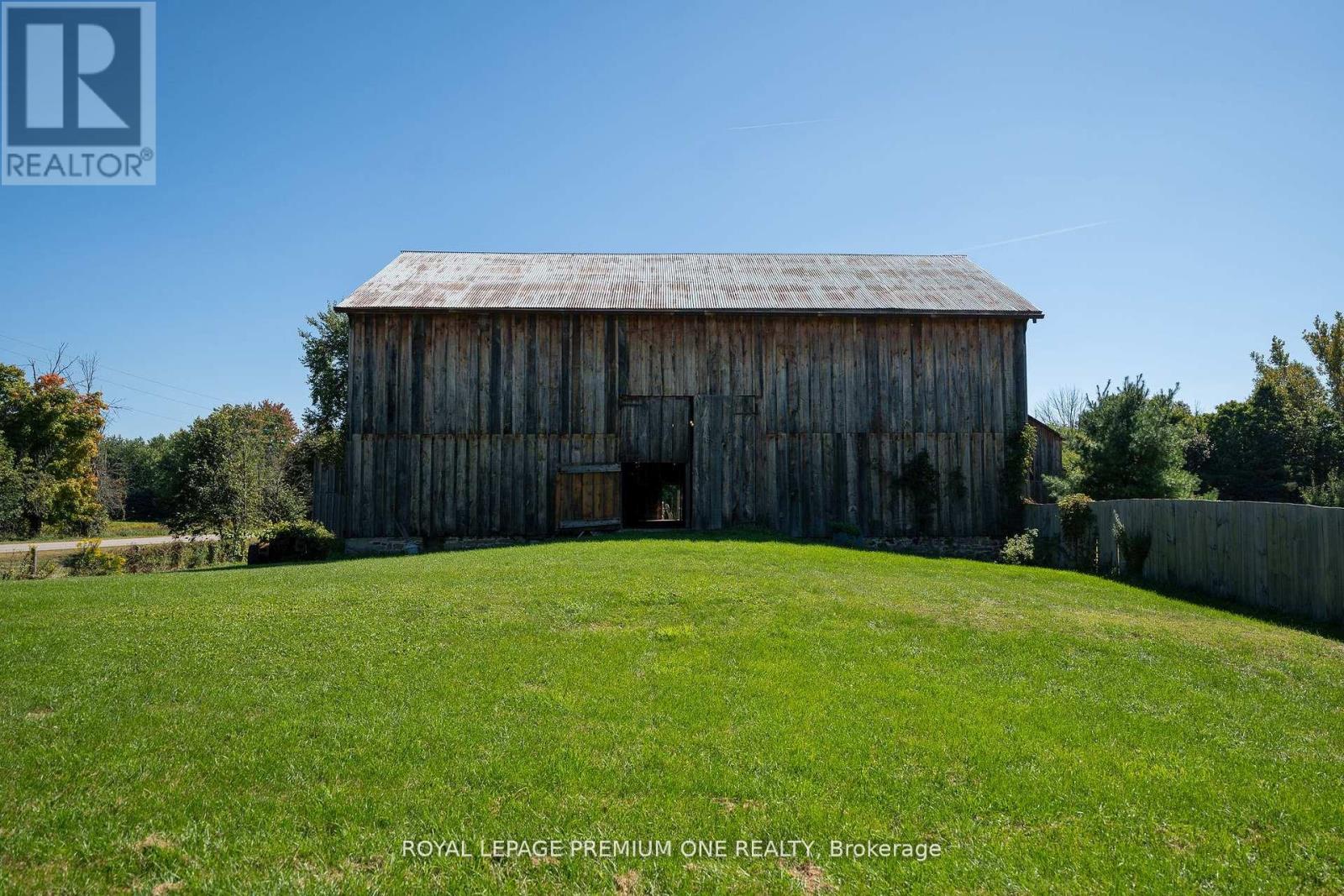 Single Family House for Sale in  HEART LAKE ROAD Caledon (Inglewood) 