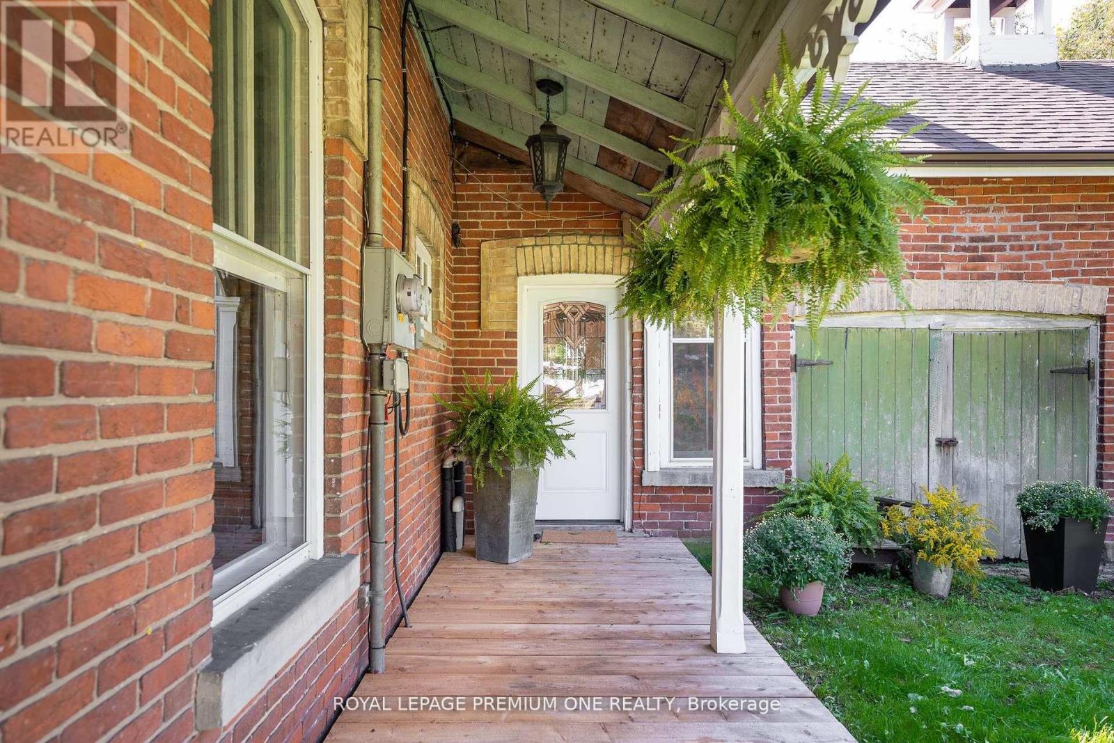 Single Family House for Sale in  HEART LAKE ROAD Caledon (Inglewood) 