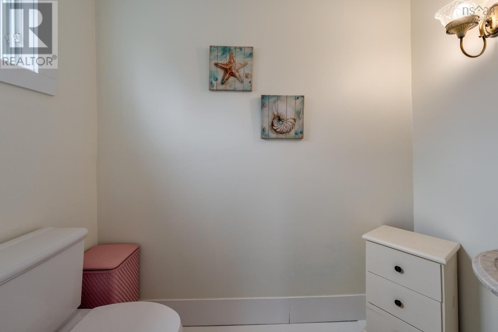 Property 14 of 42 of 7227 Highway 101