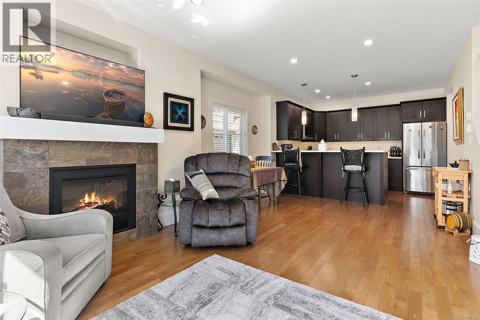 4 2449 Malaview Ave, Sidney