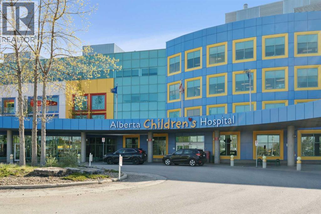 Single Family House for Sale in    Street NW Varsity Calgary 