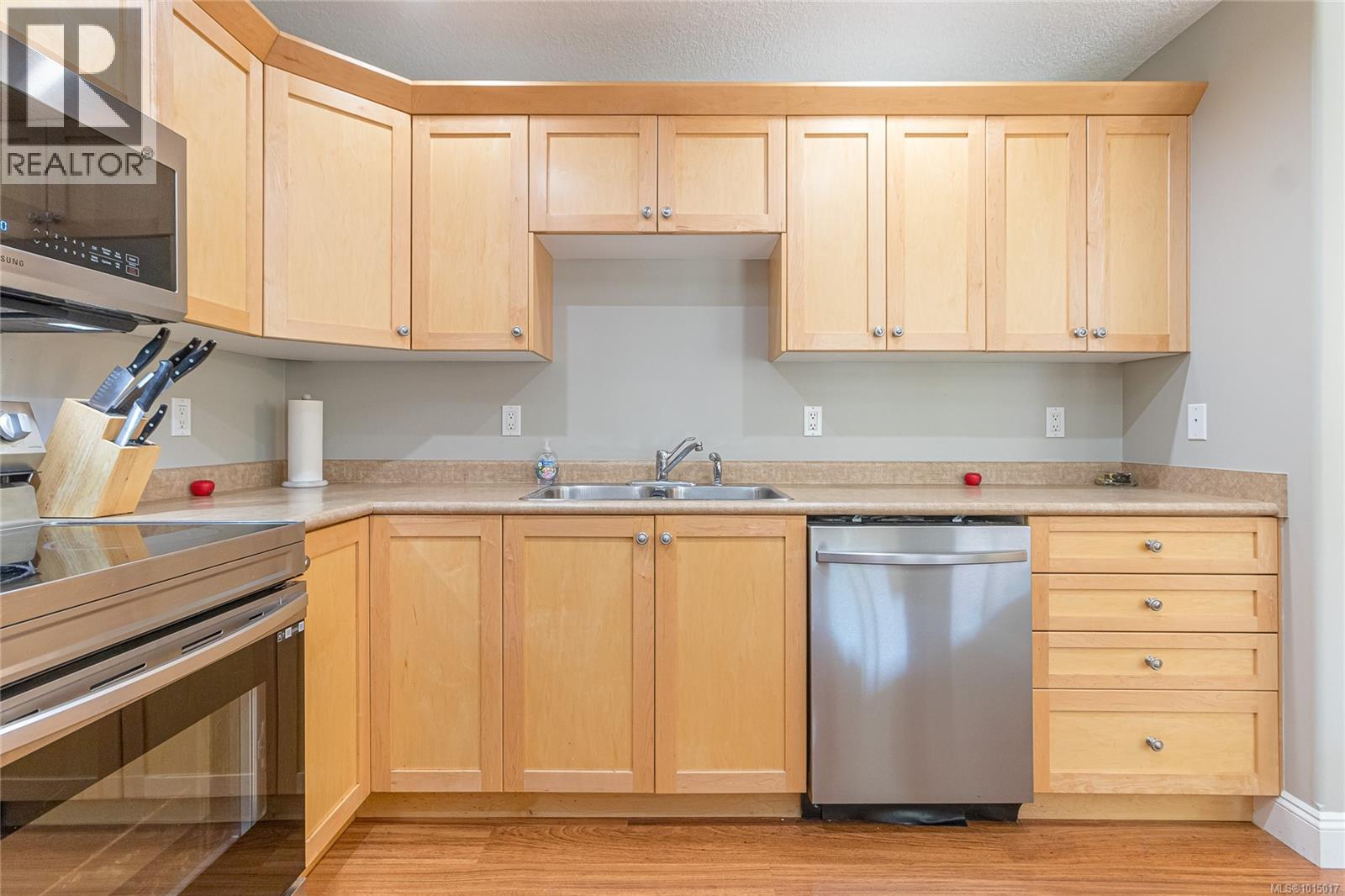 3 340 Young St, Parksville