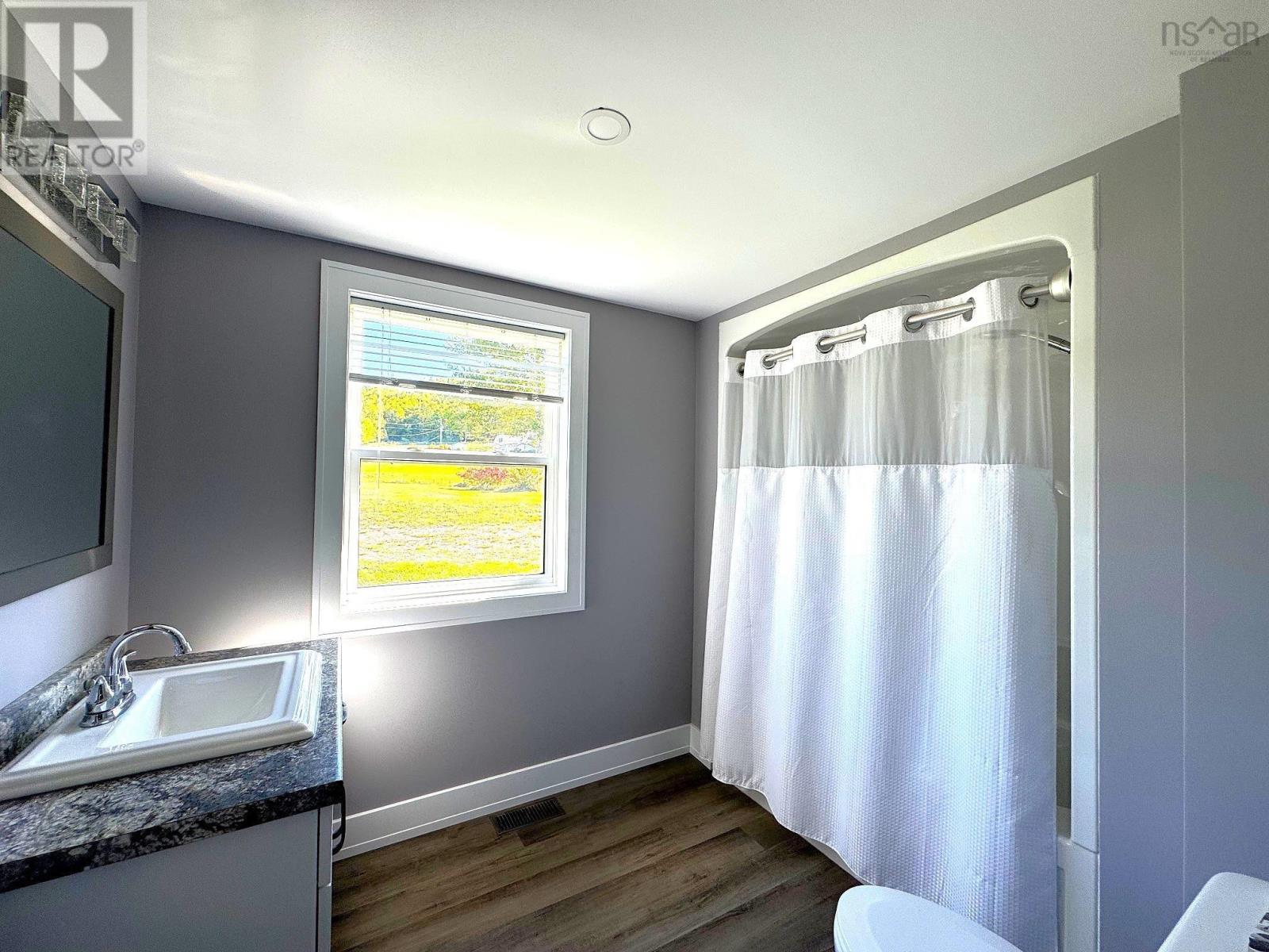 Property 29 of 44 of 3359 West bay Rd