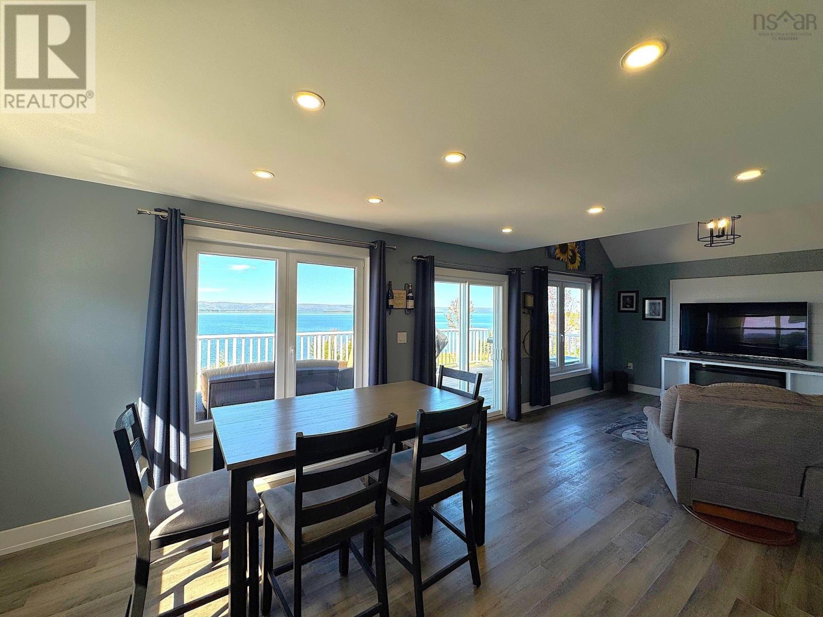 Property 34 of 44 of 3359 West bay Rd