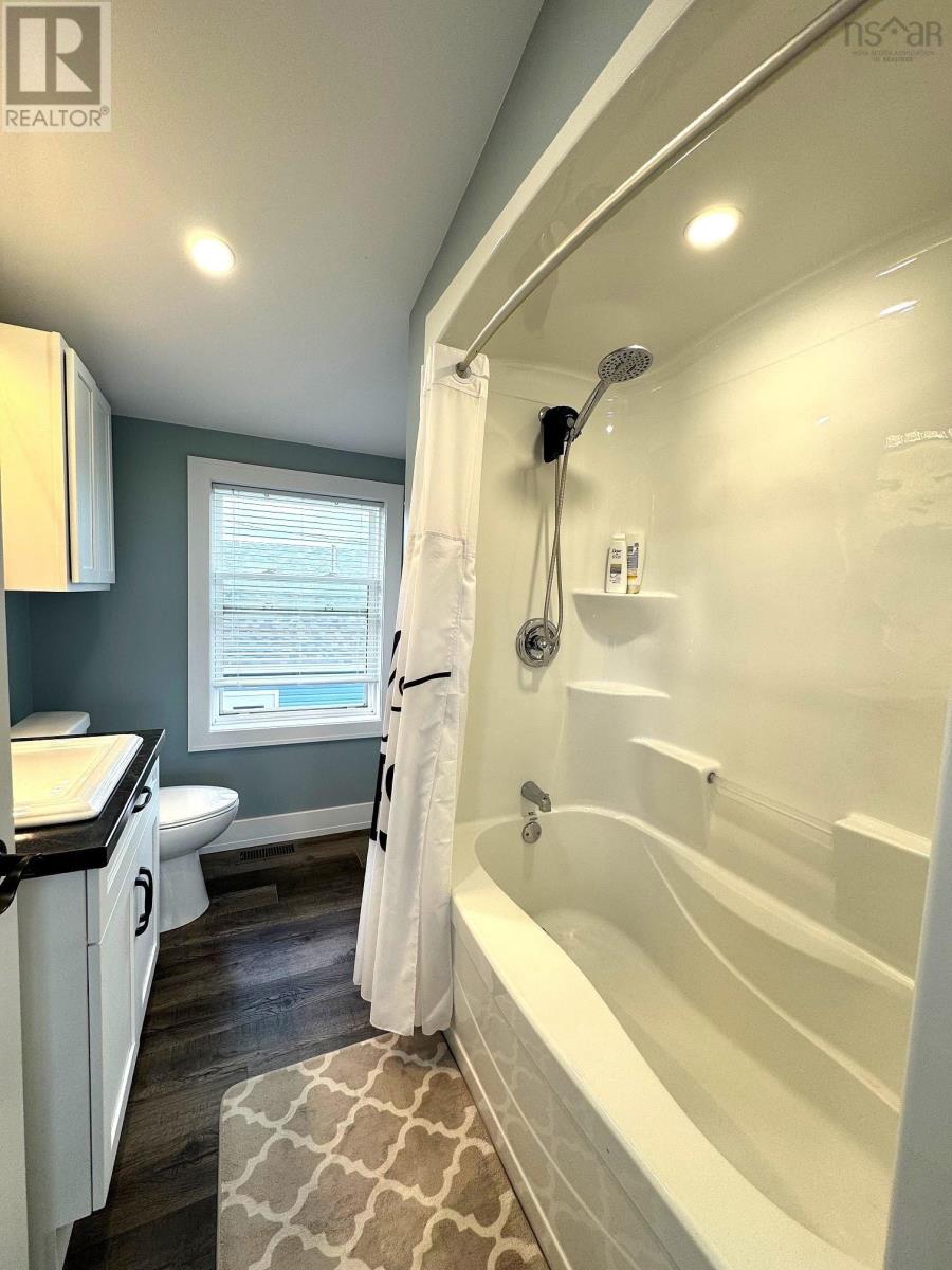 Property 41 of 44 of 3359 West bay Rd