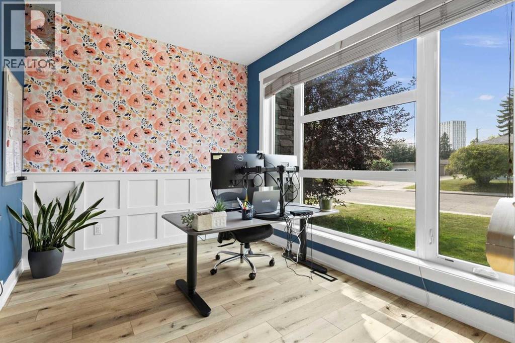 Single Family House for Sale in   Street NW Banff Trail Calgary 