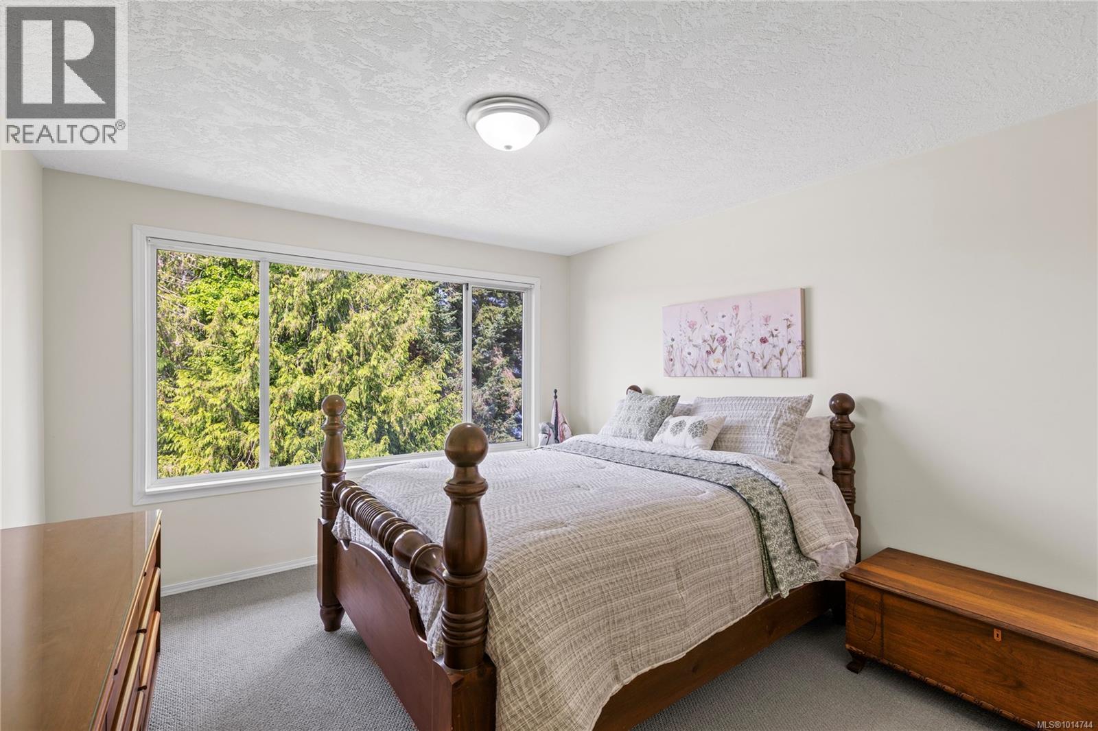 3022 Park Pl, Nanoose Bay