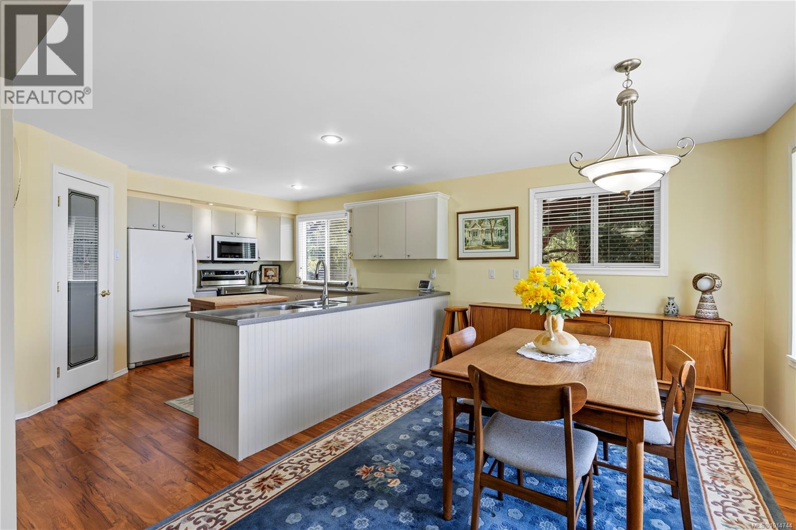 3022 Park Pl, Nanoose Bay