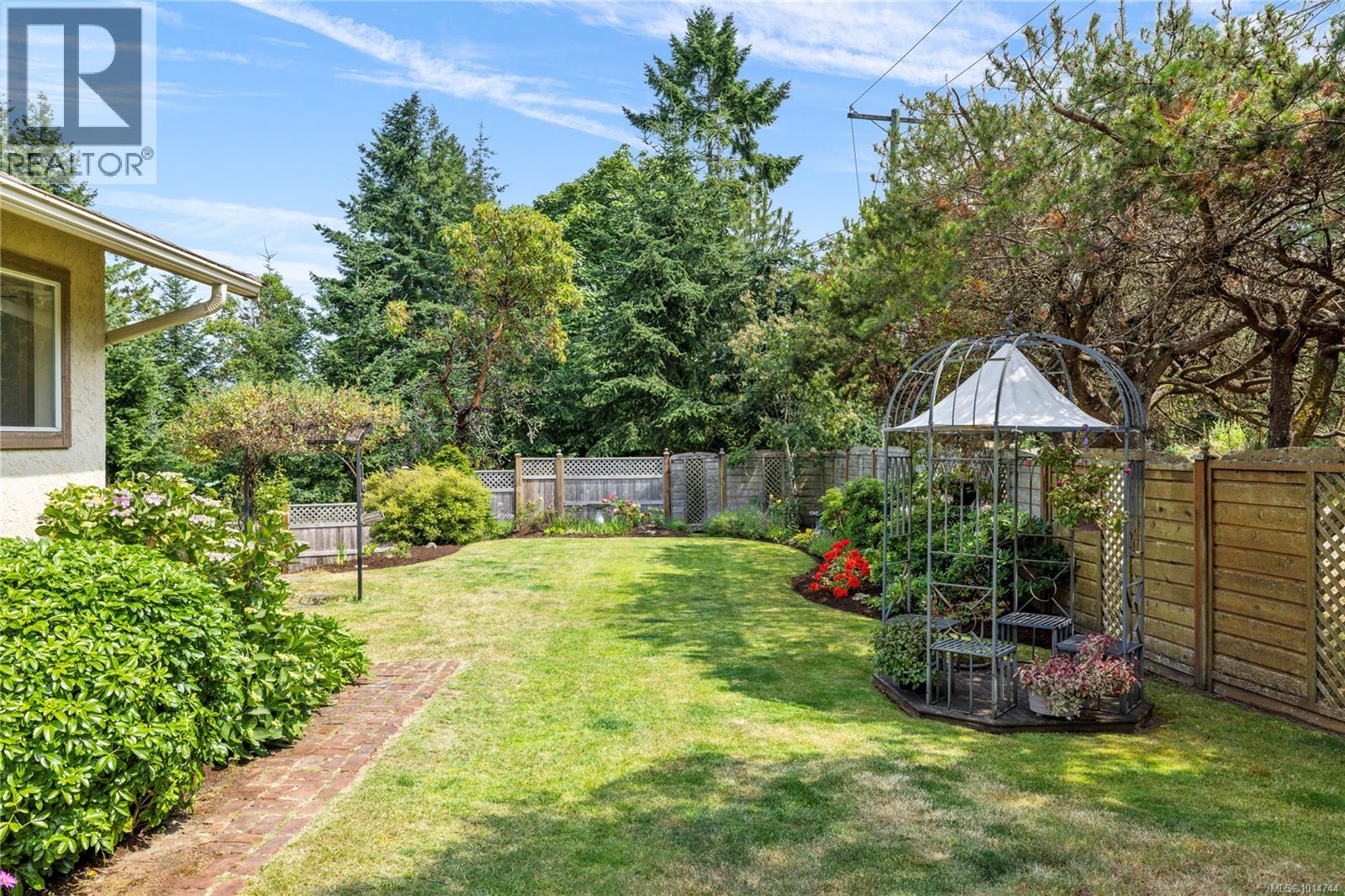 3022 Park Pl, Nanoose Bay