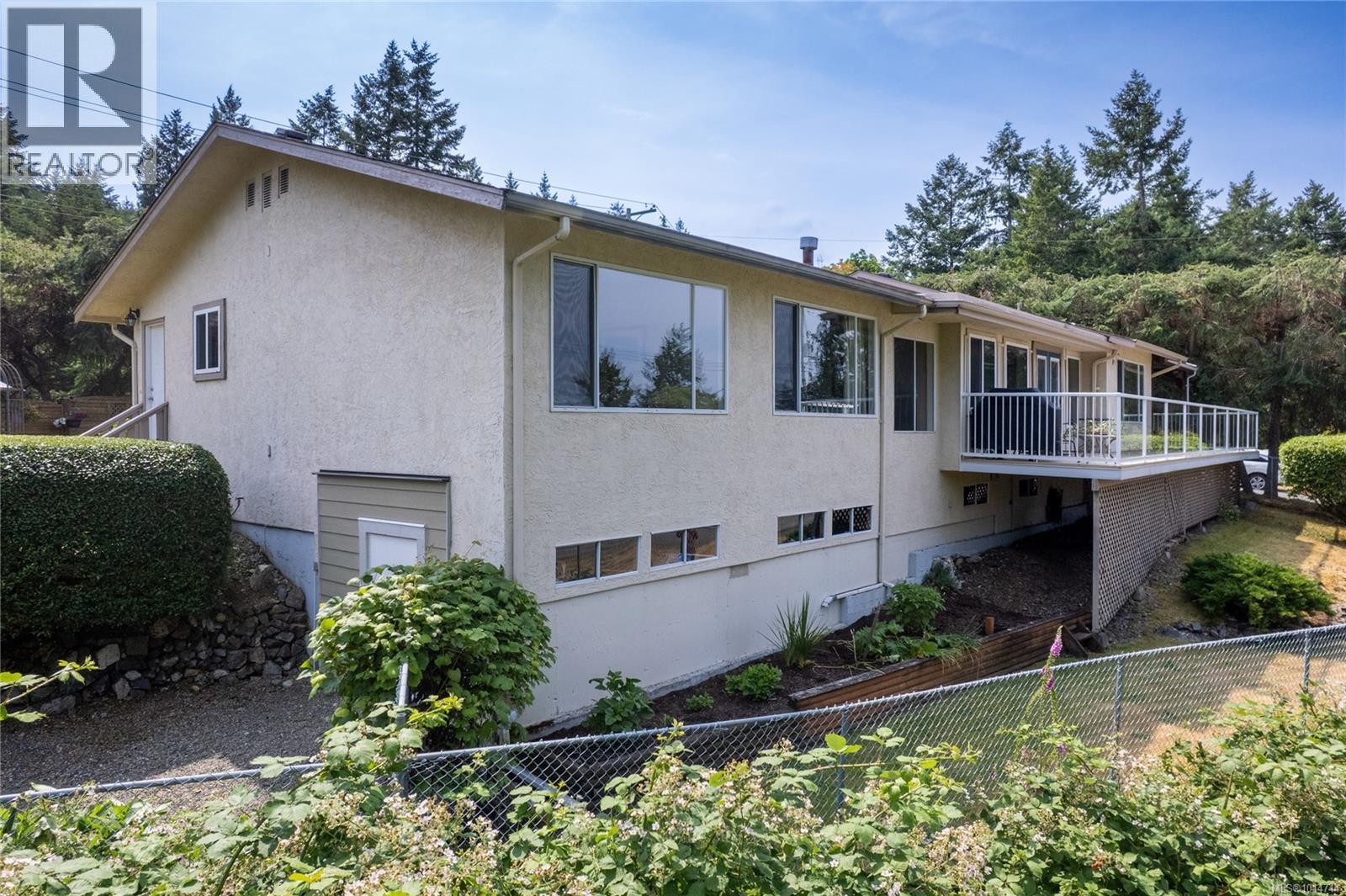 3022 Park Pl, Nanoose Bay